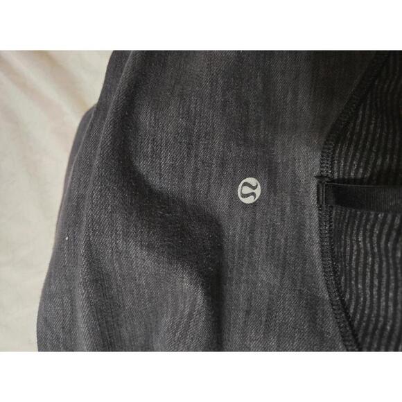 Lululemon Women's Black Full-Zip Athletic Jacket - Picture 6 of 8